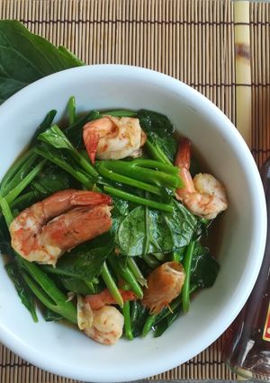 รูปของ อาหารไทย คะน้าผัดน้ำปลา #รักบ้านเกิด