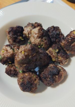 A picture of Quick and easy meatballs.
