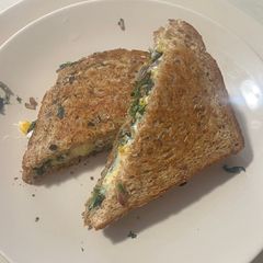 A picture of Spinach corn sandwich.