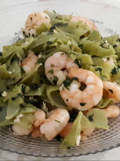 Una foto de Judías verdes salteadas con gambas