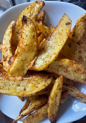 A picture of Deluxe Potatoes in the Air Fryer.