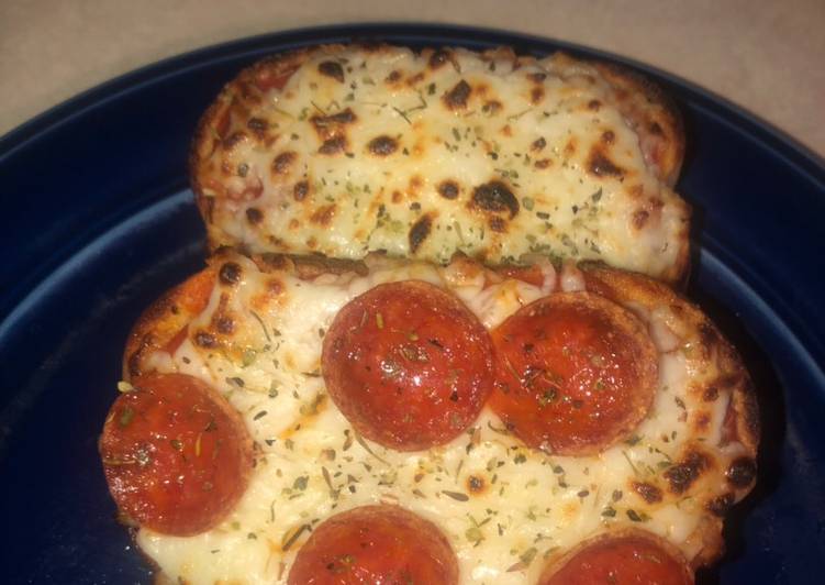 Steps to Make Quick Garlic bread personal pizzas