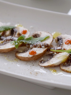 Una foto de Carpaccio de Champiñones | @DarixLAB