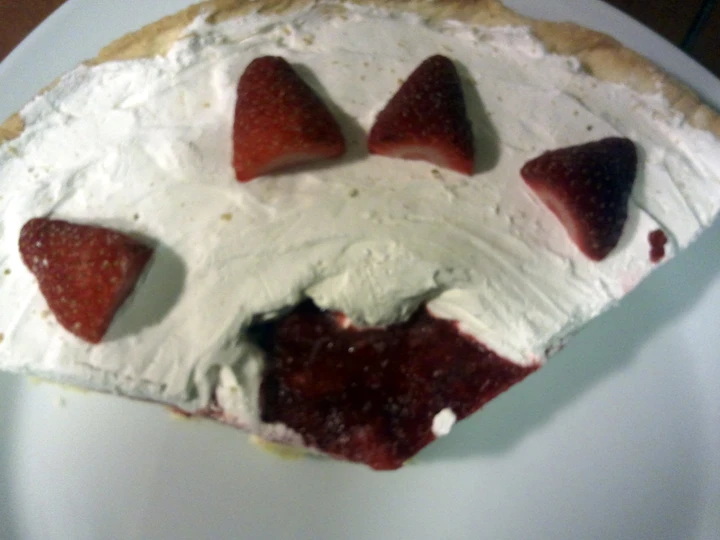 Easy Steps to Make Frozen Strawberry Lemonade Pie the Awesome  Delicious