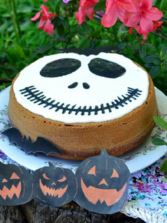 Una foto de Torta de calabaza y especias con glaseado de queso crema👻