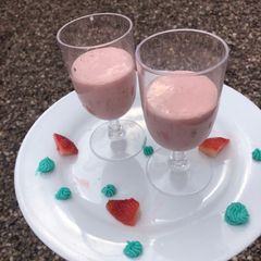 Strawberry smoothie 🍓 A picture of Strawberry smoothie 🍓.
