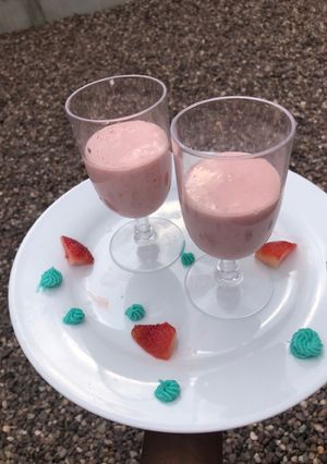 A picture of Strawberry smoothie 🍓.