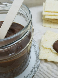 Una foto de Crema de aguacate, chocolate y pera (sin gluten, sin leche y sin azúcar)