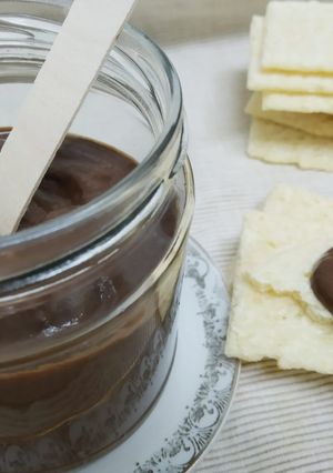 Una foto de Crema de aguacate, chocolate y pera (sin gluten, sin leche y sin azúcar)