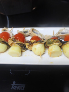 Una foto de Banderillas de mejillones y boquerones