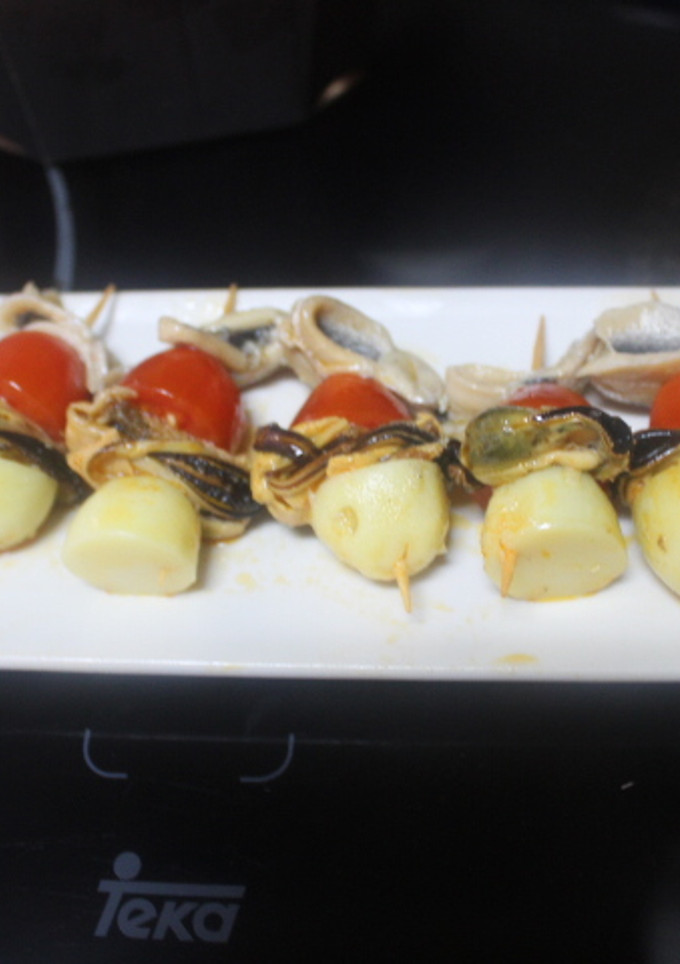 Una foto de Banderillas de mejillones y boquerones