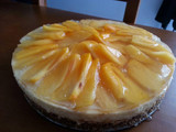 Tarta de mascarpone con caquis persimon y base de galletas con nueces