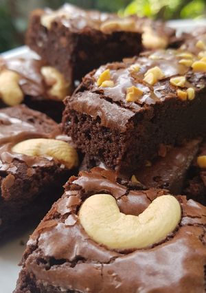 Foto resep Shiny Fudgy Brownies ; Brownies legit mengkilap dan tipsnya