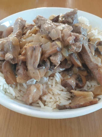 Easy Steps to Prepare Beef Stroganoff the  Makes Drooling Can spoil the tongue