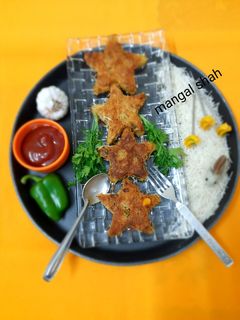 स्टार ड्रायफ्रूट पोहा कटलेट (poha cutlets recipe in marathi) रेसिपी चे मुख्य फोटो 