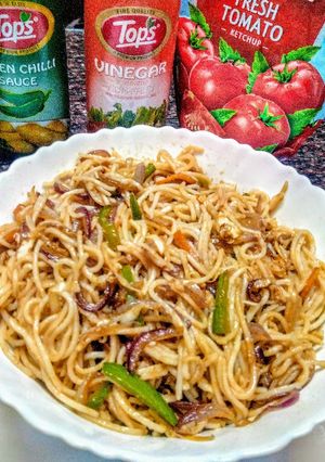 A picture of Hakka noodles.