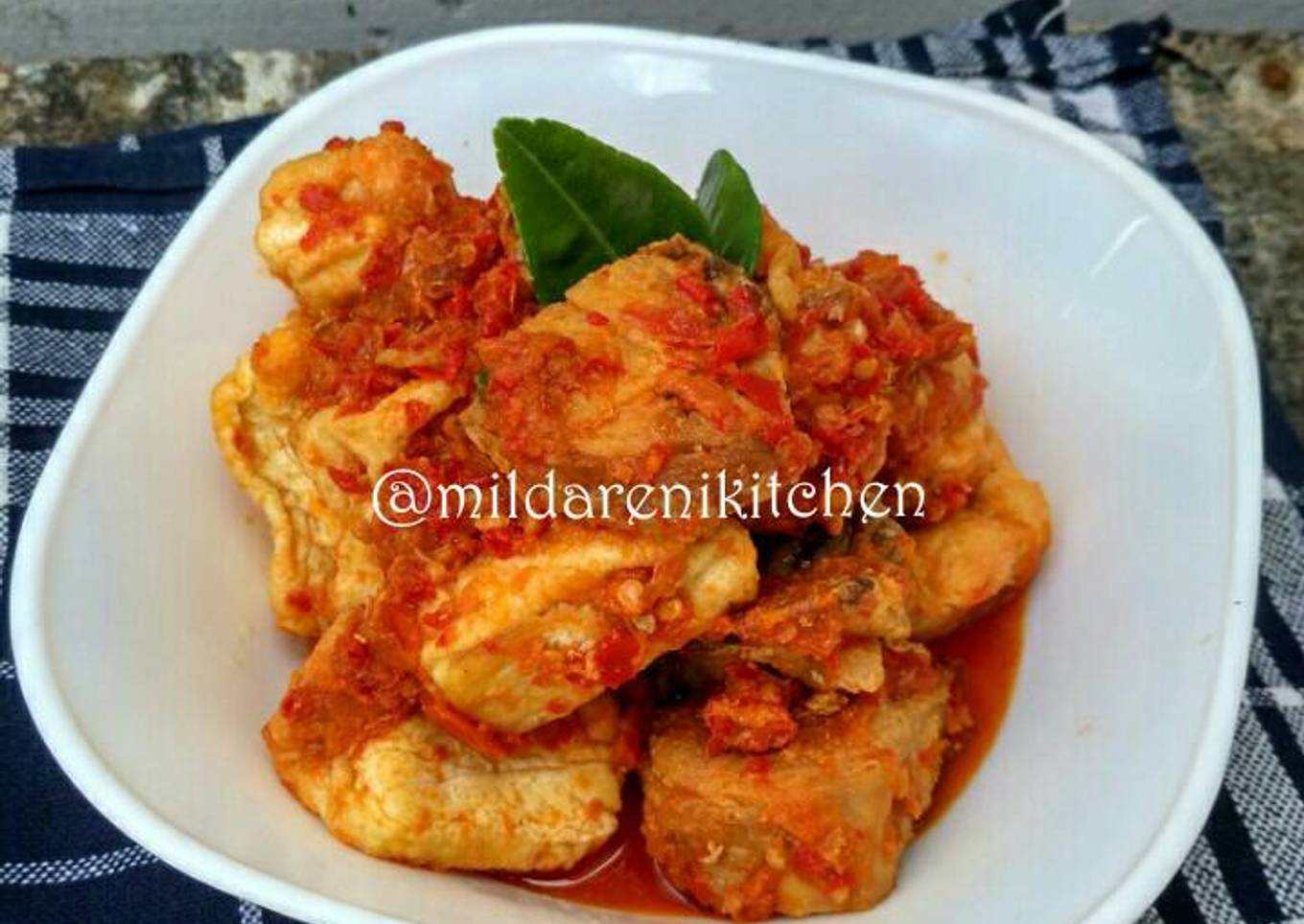 Tahu ayam balado