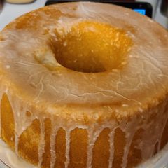A picture of Lemon Pound Cake.