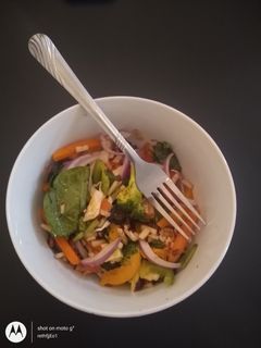 हेल्दी इटालियन सलाड (italian salad recipe in marathi) रेसिपी चे मुख्य फोटो