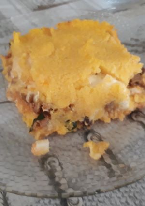 Una foto de Pastel de polenta con matambre