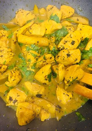 A picture of Mango and Chicken Curry.