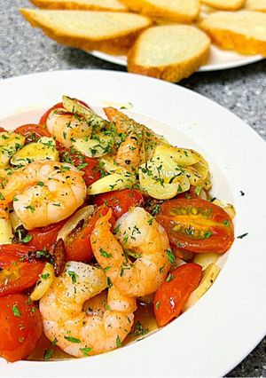 Hình của món Tôm cháy tỏi Gambas al ajillo.