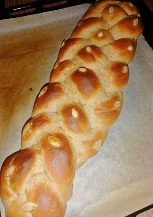 A picture of Braided brown bread.