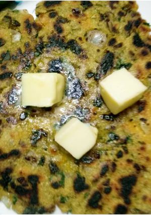 A picture of Makki ki paratha.