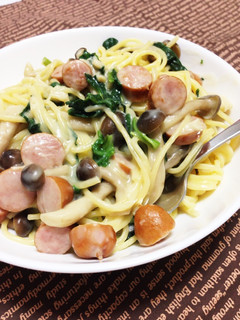 A picture of Cream Pasta with Leftover White Sauce.