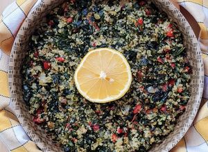 Una foto de Salteado de vegetales al limón 🍋 Espinacas y quinoa salteadas y adherezadas con limón 🍋