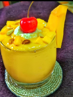 पंजाबी मैंगो लस्सी (Punjabi Mango lassi recipe in hindi) रेसिपी मुख्य फोटो