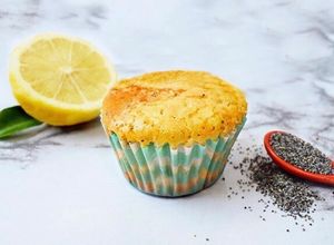 Una foto de Muffins de LIMÓN y AMAPOLAS 🍋sin manteca