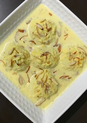 A picture of Stuffed Bread Rasmalai.