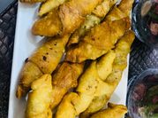 A picture of samosa meat