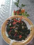 Tumis daun pepaya nyemek.