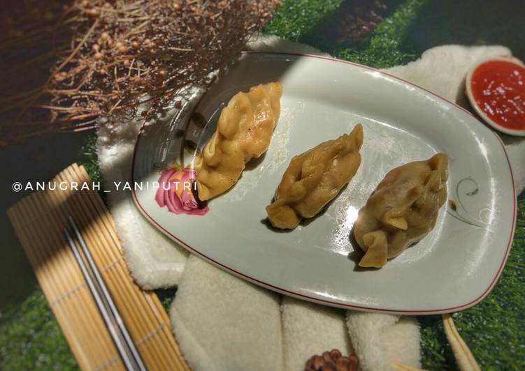 Gyoza isi sayur sosis