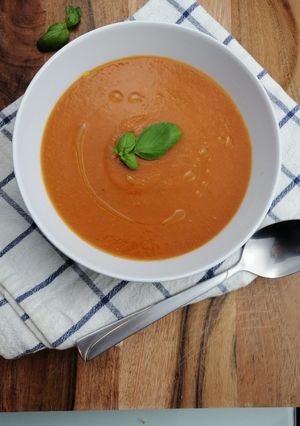 A picture of Smoked tomato and basil soup.