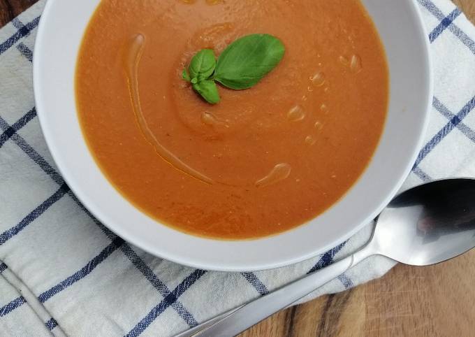 Smoked tomato and basil soup Recipe by Fittest Chef Cookpad