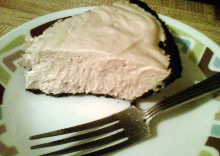 Simple Way to Prepare Perfect Peanut Butter Pie