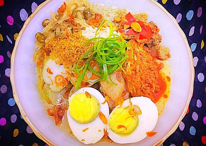 Lontong Cap Go Meh - Opor Ayam Peranakan - cookandrecipe.com