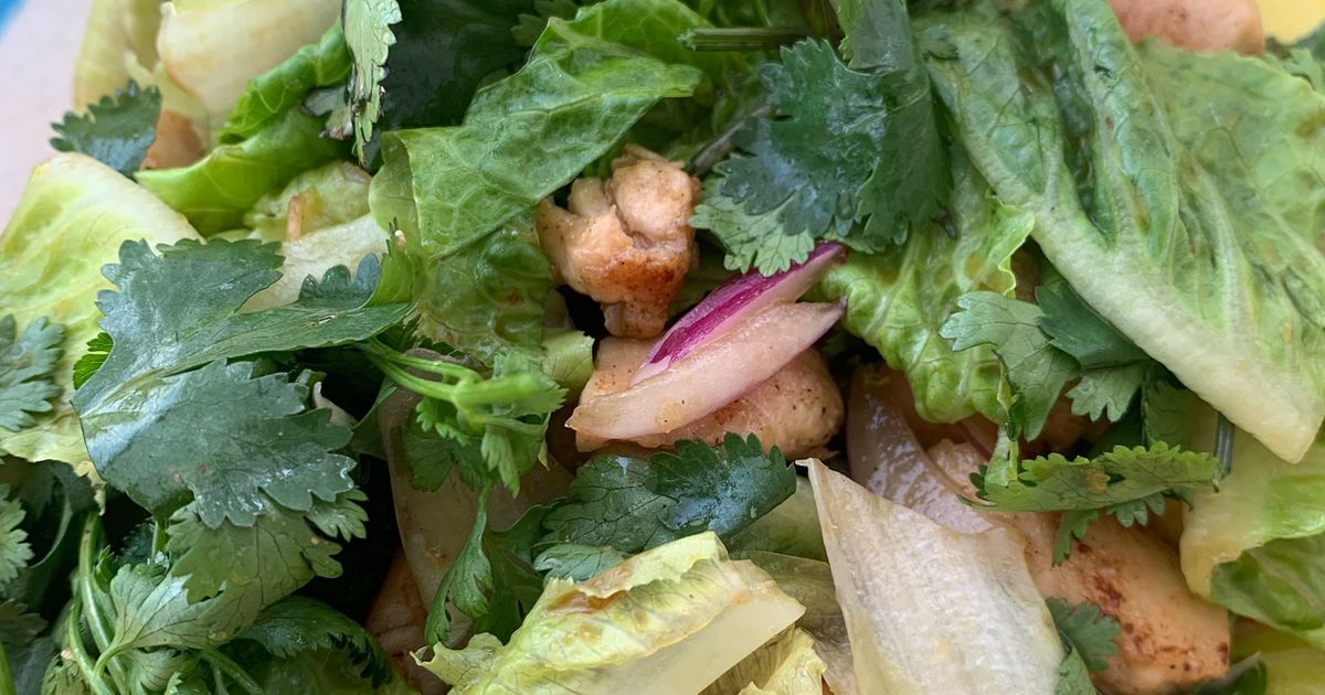 Salad Vietnam dengan Ayam Panggang