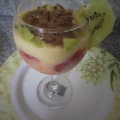 A picture of Fruits with custard#breakfastquickfix#jikonichallenge.