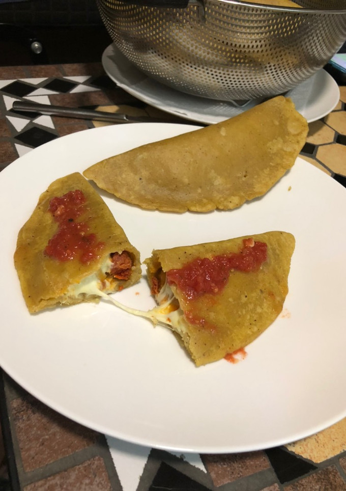 Una foto de Quesadillas “Thalía” de papa y chistorra