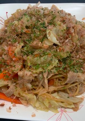 A picture of Japanese style Sauce Fried Noodle (Yakisoba) made from Pasta.