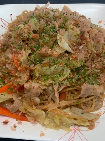 Easy Ways Make Recipes Japanese style Sauce Fried Noodle (Yakisoba) made from Pasta the So Delicious Delicious.