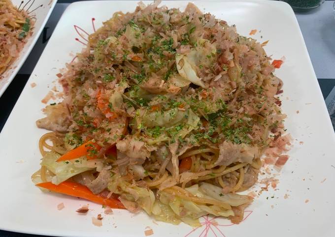 Recipe of Super Quick Homemade Japanese style Sauce Fried Noodle (Yakisoba) made from Pasta