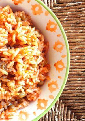 Una foto de Arroz con carne y salsa de tomate / Arroz con tuco. SÚPER ECONÓMICO y lo hacemos en 30 minutos!