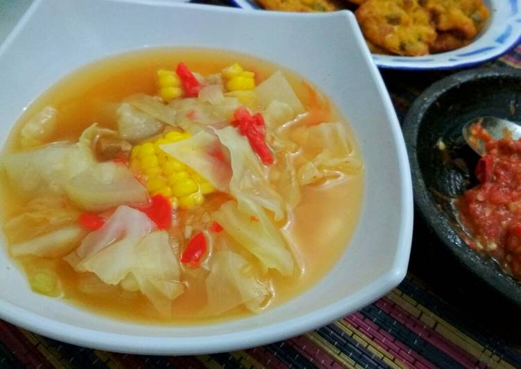 Langkah Mudah untuk Menyiapkan Sayur Asem (Kaldu Daging Sapi) yang Enak Banget