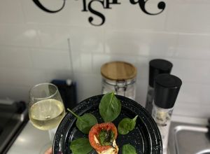 Una foto de Bruschetta with tomato