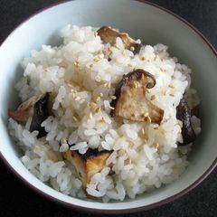A picture of Grilled Shiitake Mazegohan.